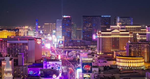 r777 platform interface showing live casino tables, sportsbook markets, and account dashboard